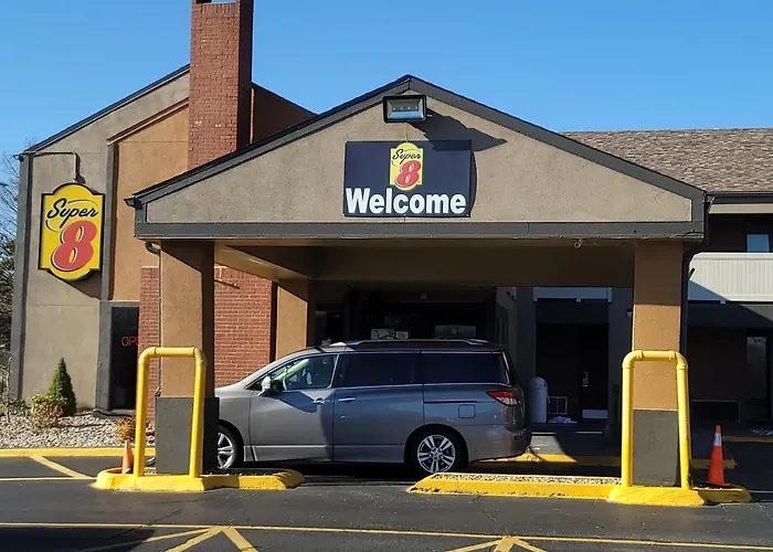 Super 8 By Wyndham Kansas City Airport North