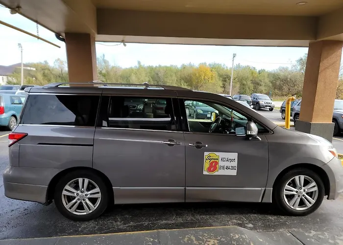 Super 8 By Wyndham Kansas City Airport North