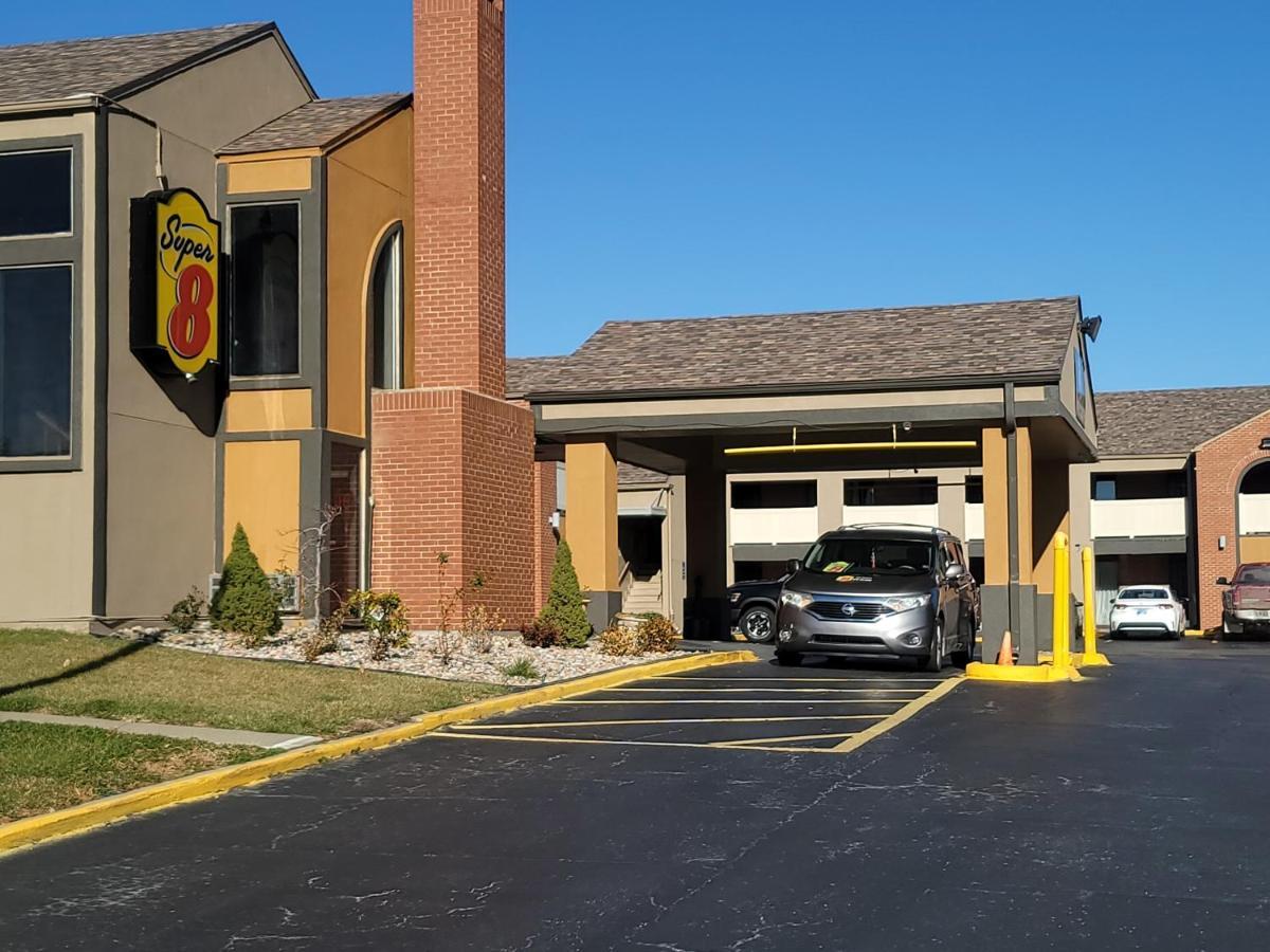 Super 8 By Wyndham Kansas Airport North 2* Kansas City