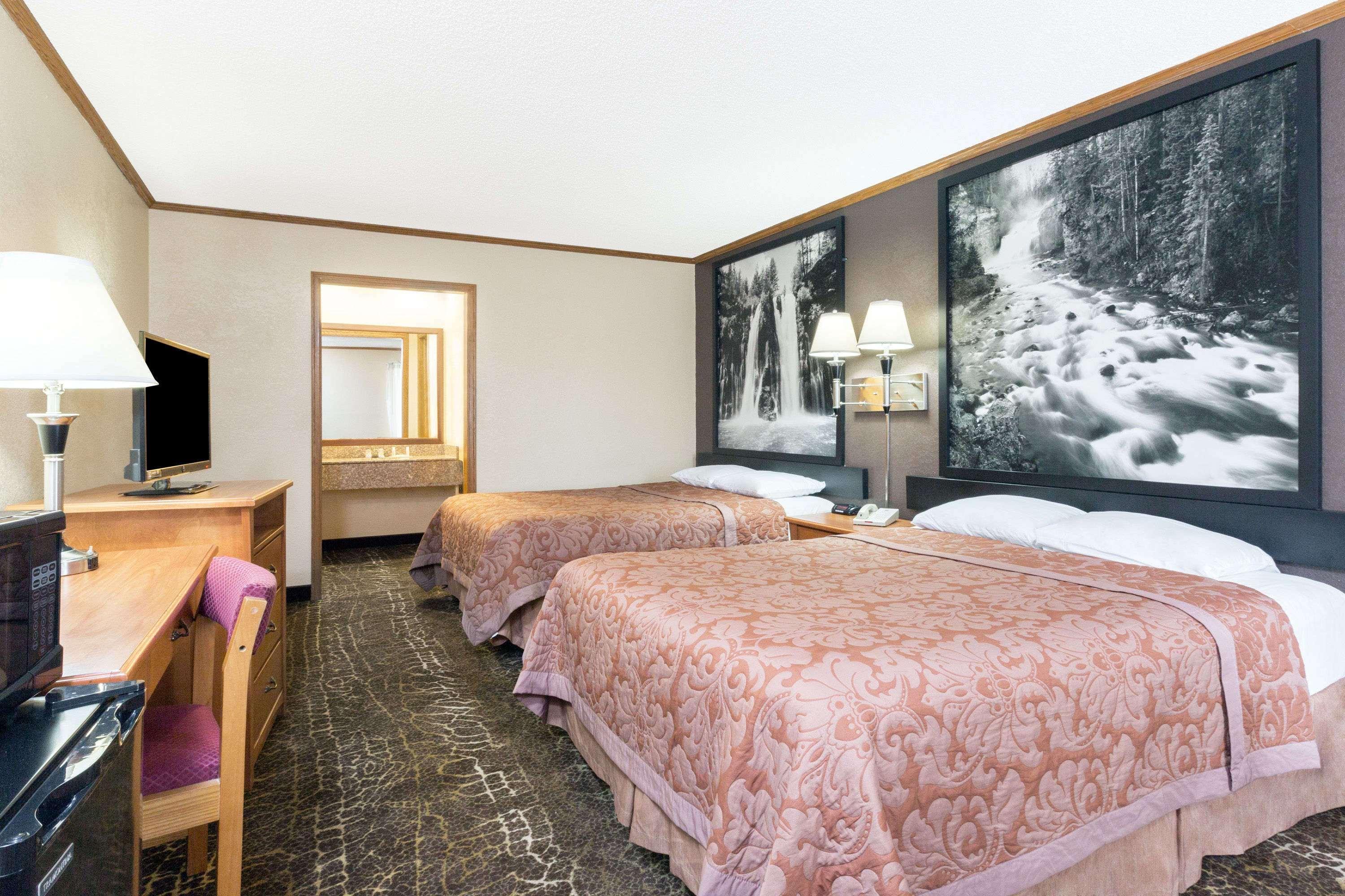 Super 8 By Wyndham Kansas Airport North Motel Kansas City