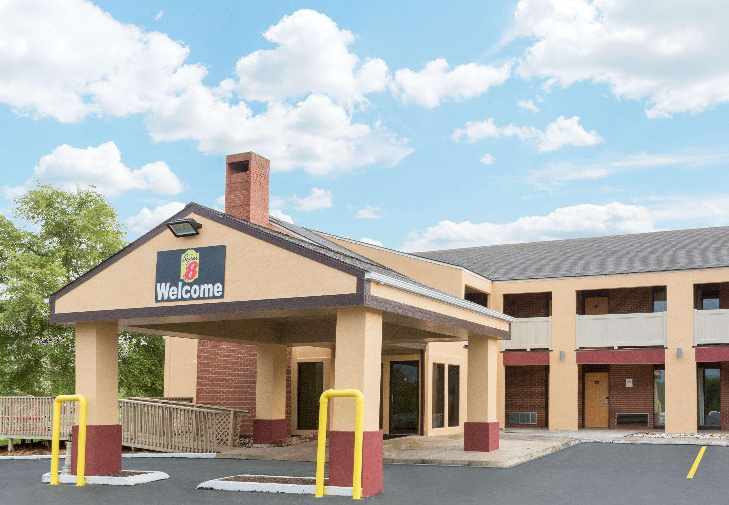 Motel Super 8 By Wyndham Kansas Airport North