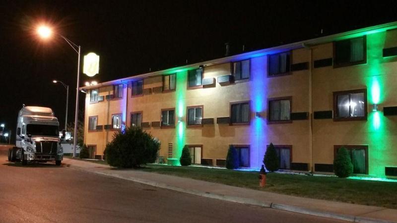 Super 8 By Wyndham Kansas Airport North 2* Kansas City