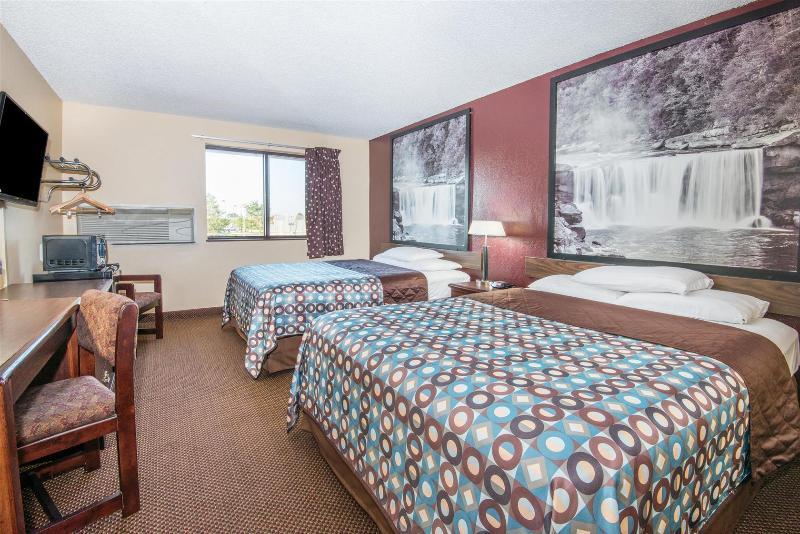 Motel Super 8 By Wyndham Kansas Airport North