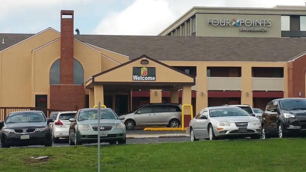 Motel Super 8 By Wyndham Kansas Airport North 2*
